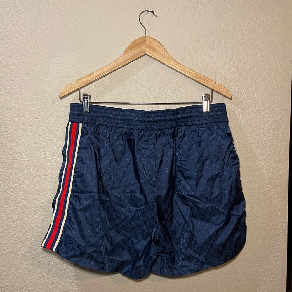 Gucci | Men’s Logo Swim Trunks Size; 52 - Picture 4 of 10